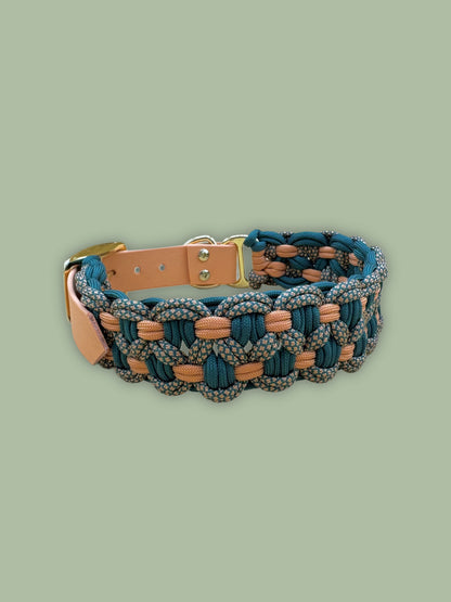 Collar KBK Bar con correa trenzada de paracord de 4 hebras.