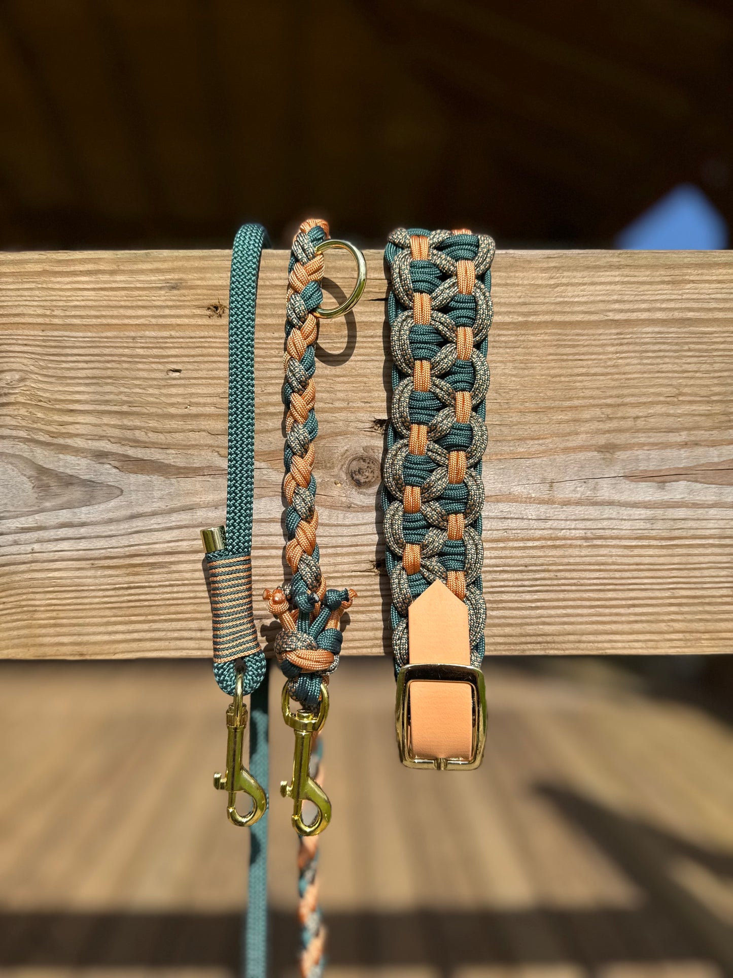 Collar KBK Bar con correa trenzada de paracord de 4 hebras.